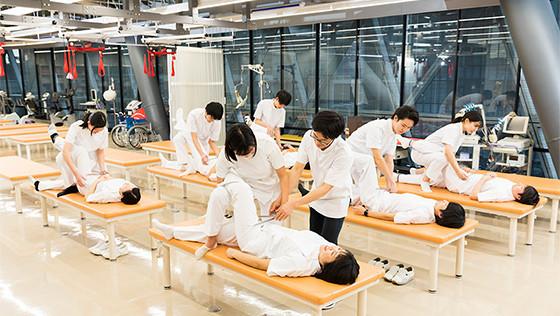 あらゆる患者さんへのアプローチ方法を学ぶ「理学療法治療学」
