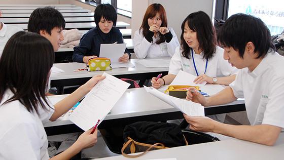 学科の枠を超えて、チームで学ぶ
