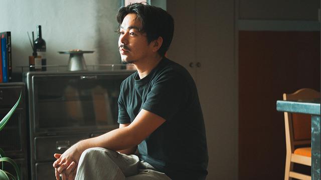 独立しても繋がるモードの人脈／インテリア学科卒・渡邊広樹氏インタビュー