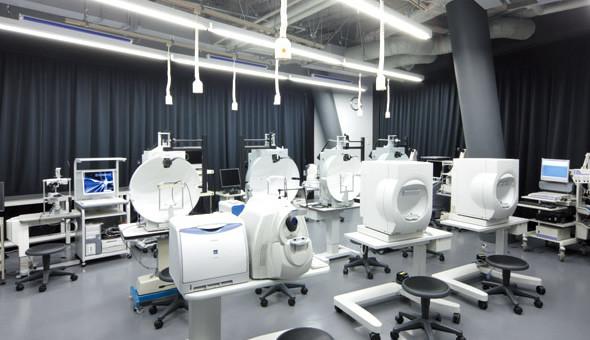 視能訓練室（暗室）