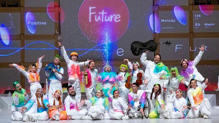 大阪・関西万博の開会式で、卒業生 小西翔さんが imase氏率いるパフォーマンスチームの衣装を手がけました。