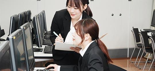 資格取得の最短コース3年間で、診療情報管理士へ！