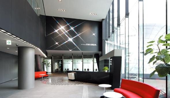 エントランスホール（案内カウンター）