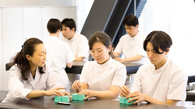 多様な鍼で実践「鍼基礎実技」