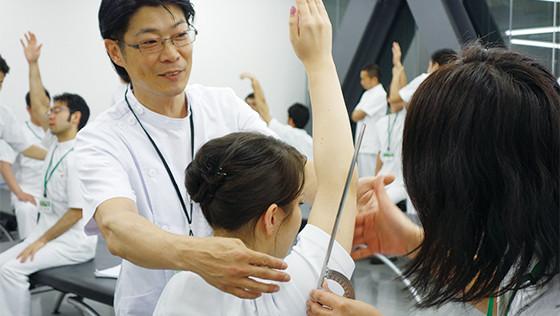 関節や筋力について学ぶ「運動療法実践論」