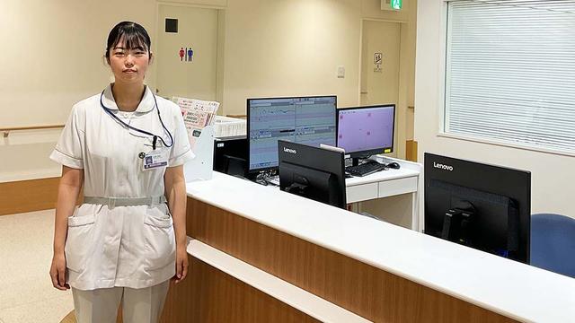 母子と家族に寄り添い、成長を重ねる助産師。