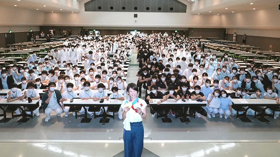 五輪金メダリスト　髙木菜那氏が来校！