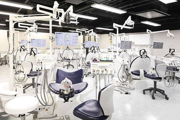 歯科衛生実習室2