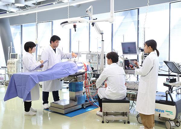 臨床工学実習室　手術台