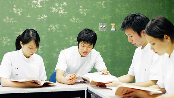 作業療法士などリハビリ職種との「チーム医療・精神科リハビリテーション」
