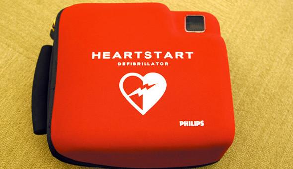 ＡＥＤ（自動体外式除細動器）