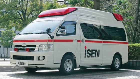 学内に高規格救急車を完備！