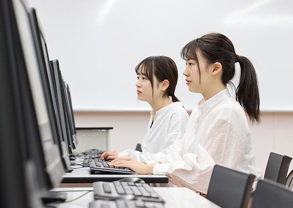 コンピュータルーム